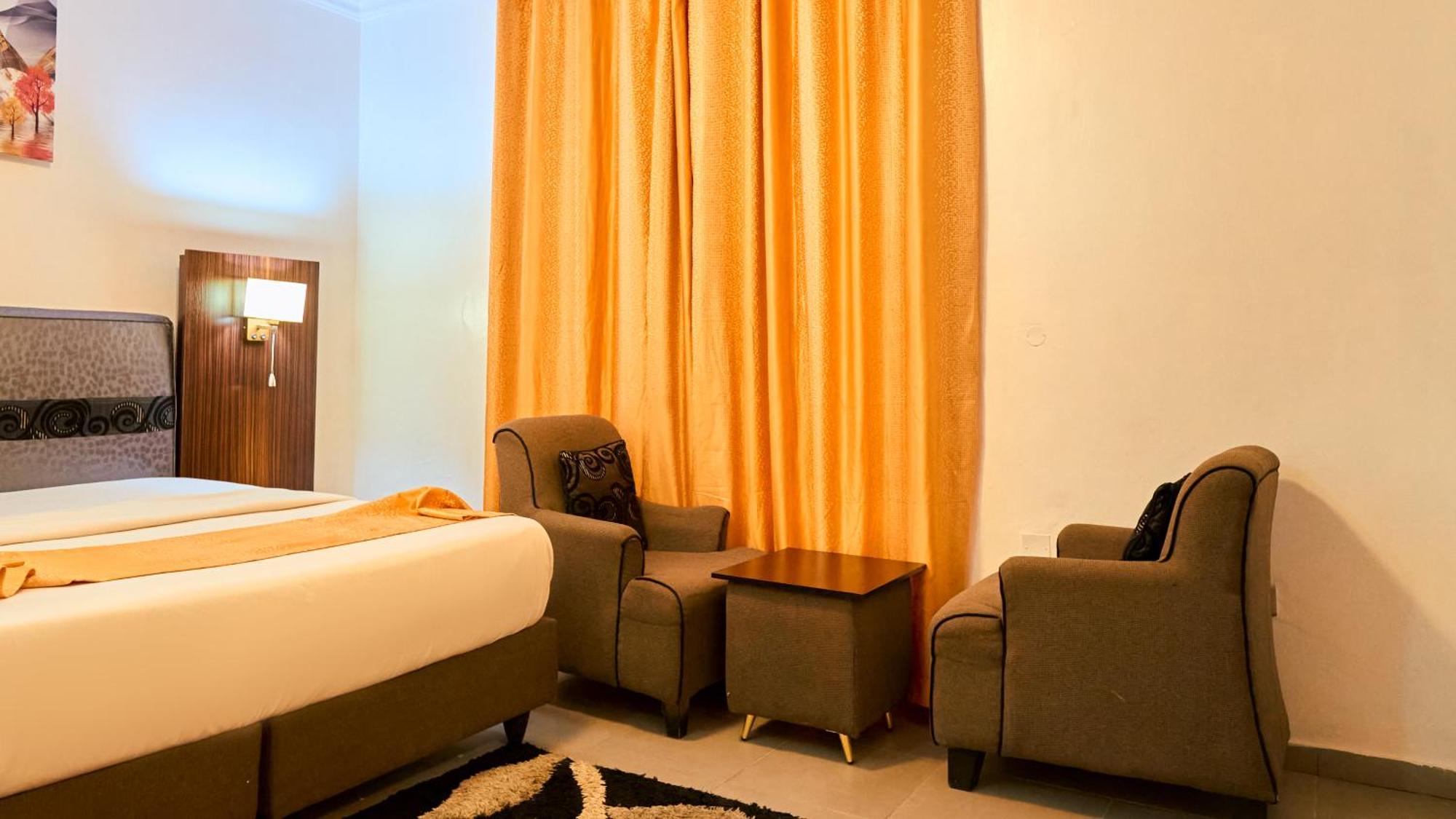 Crownedge Hotels Lagos Exteriör bild