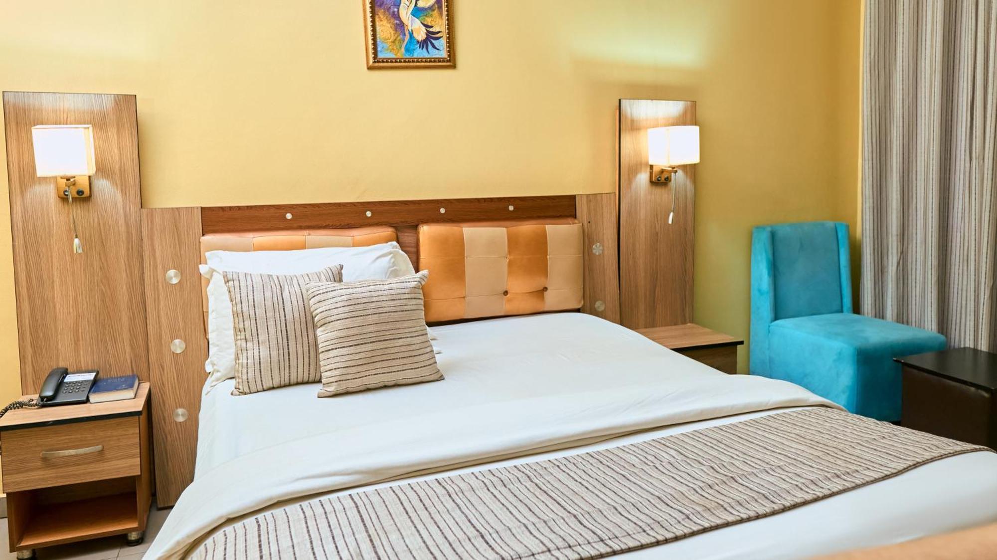 Crownedge Hotels Lagos Exteriör bild