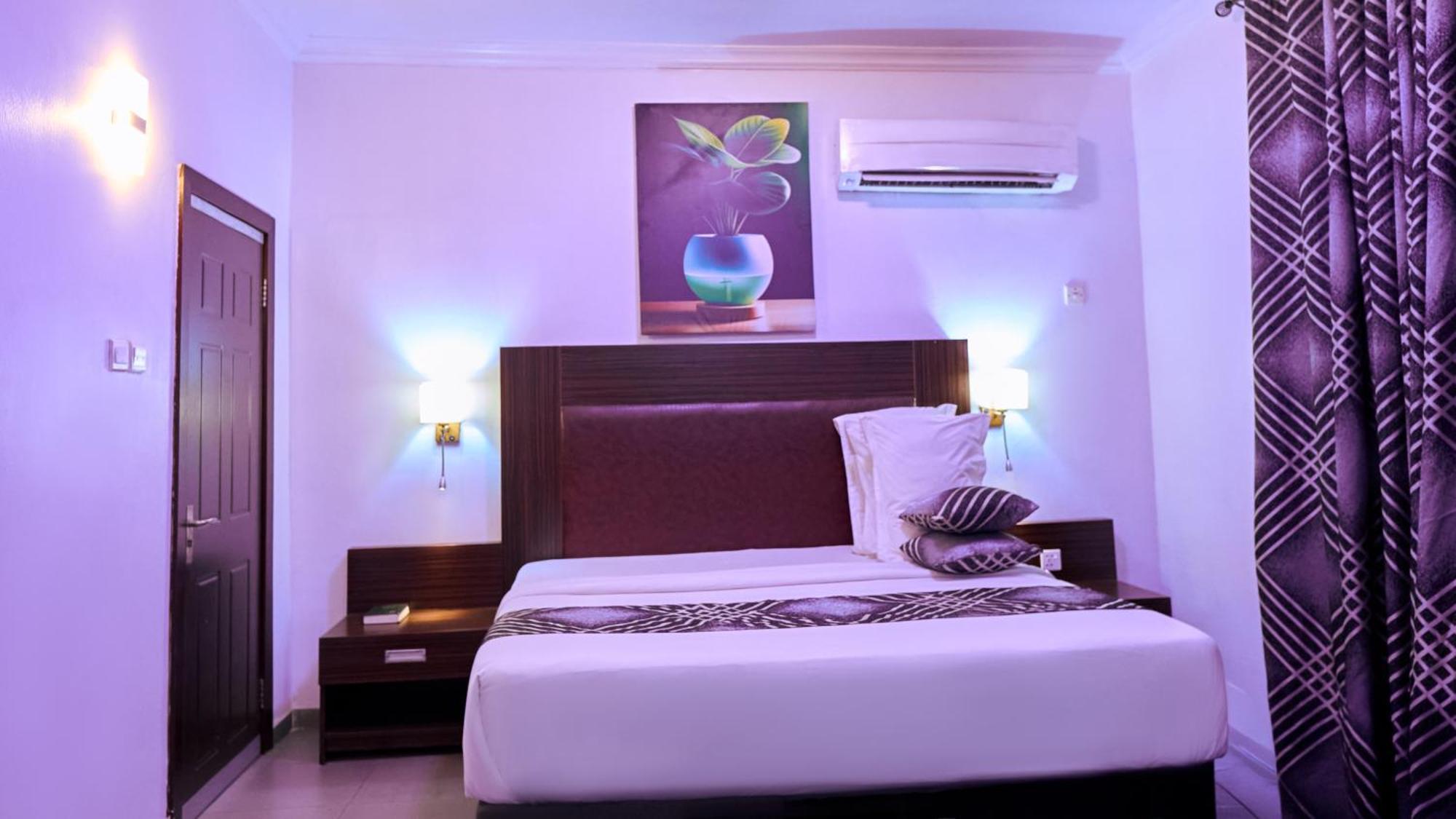 Crownedge Hotels Lagos Exteriör bild